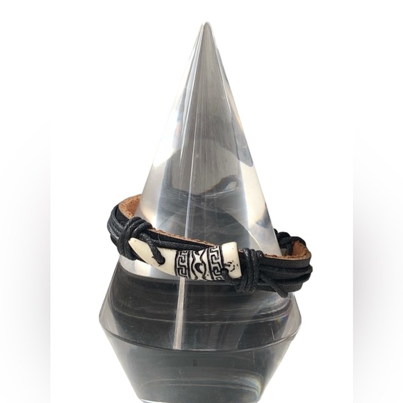 Tribal Black Leather & Cord Imitation Crocodile Tooth Mens Bracelet Jewelry - Picture 1 of 10